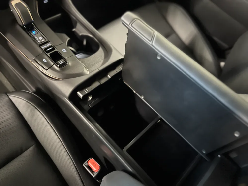 2023 toyota crown hybrid max platinum white 17